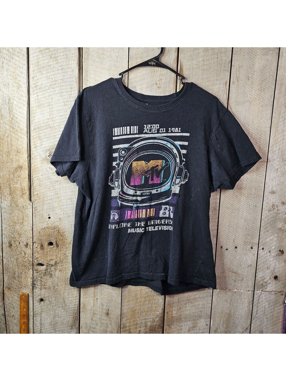 MTV Astronaut Graphic T-Shirt XL Black Music Television Tee 2 Small Holes